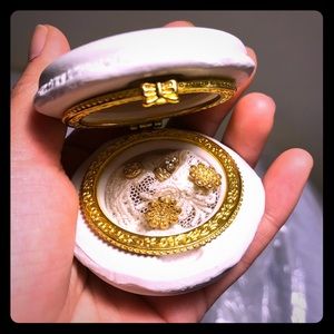 Cute pink macaroon with gold earrings set